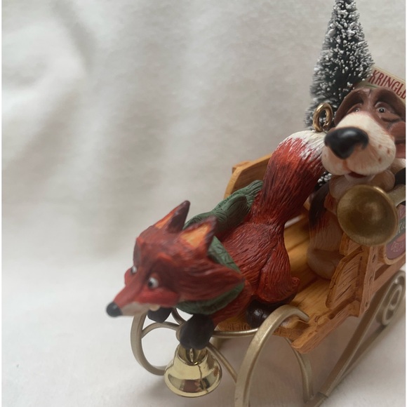 Fox & Hound Deliver Hallmark Ornament - Picture 2 of 12